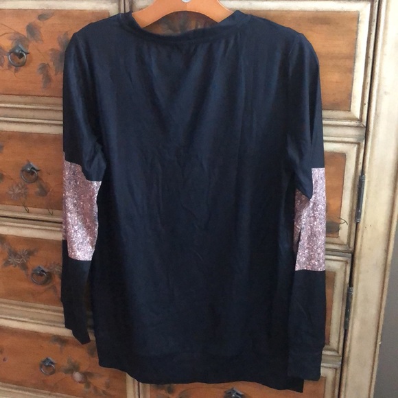 Fesfesfes - Awesome softest top ever! Fun Christmas Tree design - Picture 2 of 5